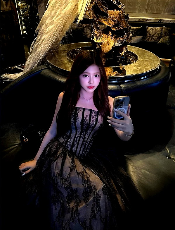 lyhythuedoxinh instagram image archive image