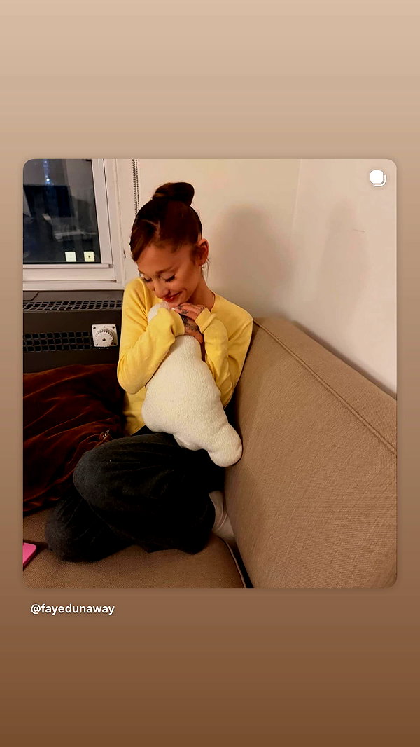 arianagrande instagram image archive image
