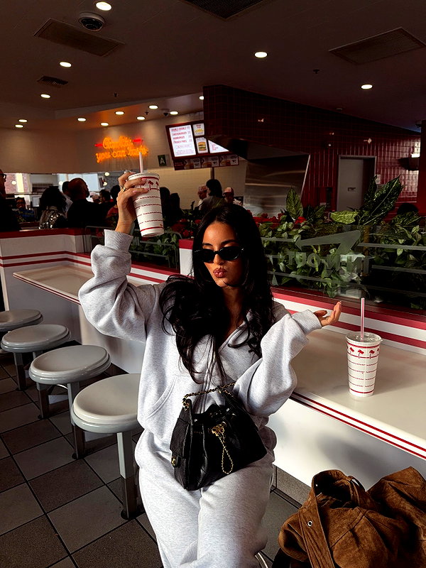 zoeliss instagram image archive image