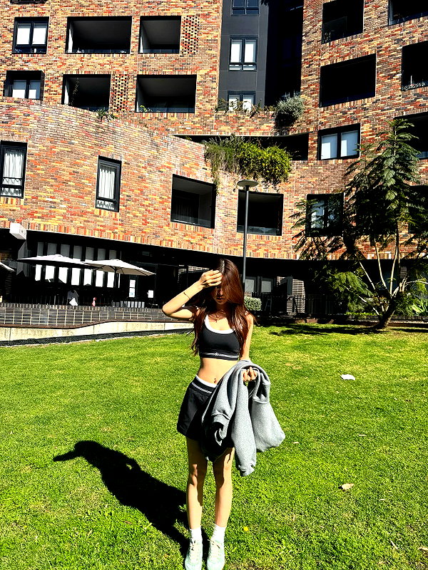 ywwyiiing instagram image archive image