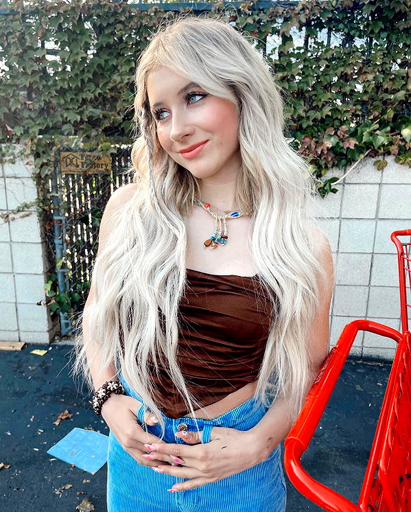 ellianawalmsley instagram image archive image