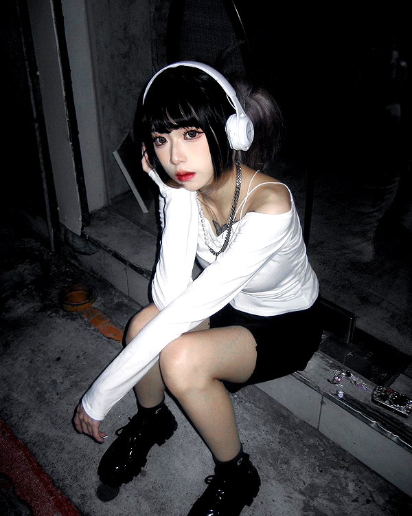 nixqq.425_ instagram image archive image