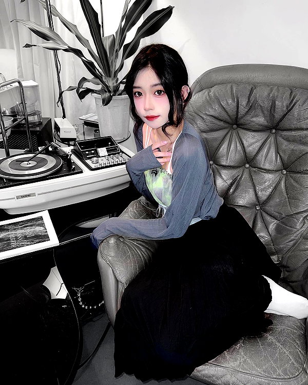 nixqq.425_ instagram image archive image