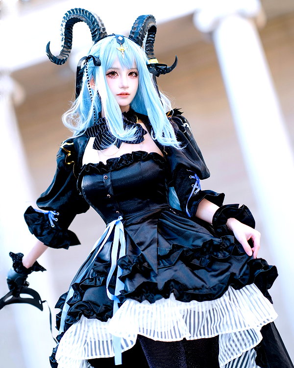 miee_cos instagram image archive image