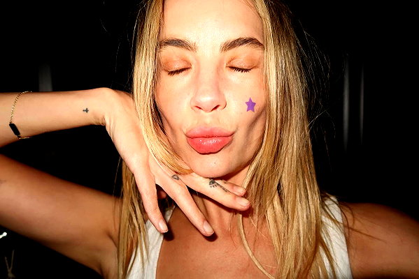 ashleybenson instagram image archive image