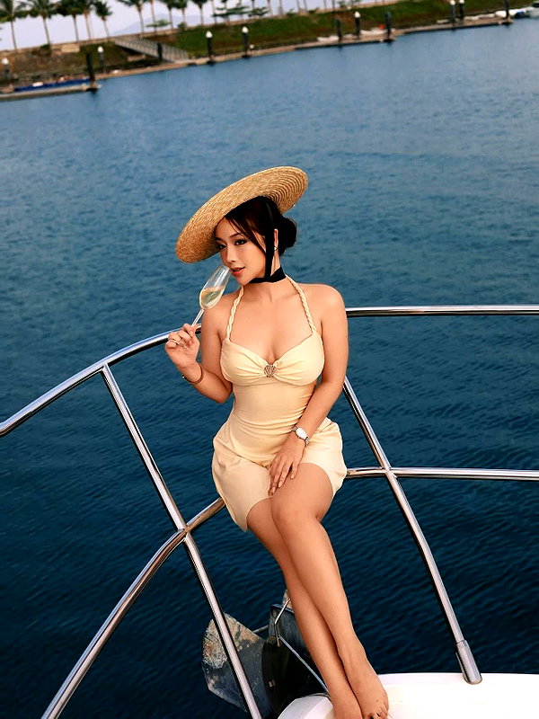 lyhythuedoxinh instagram image archive image