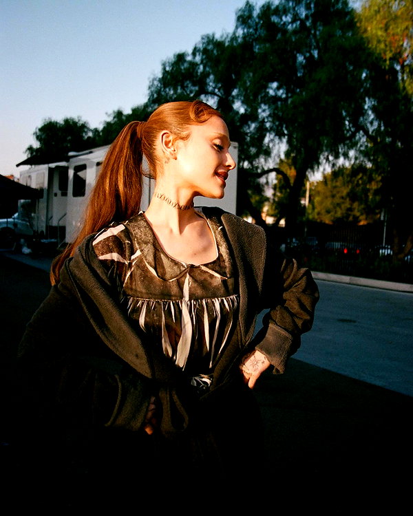 arianagrande instagram image archive image