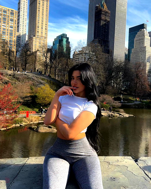 vanessa.rhd instagram image archive image