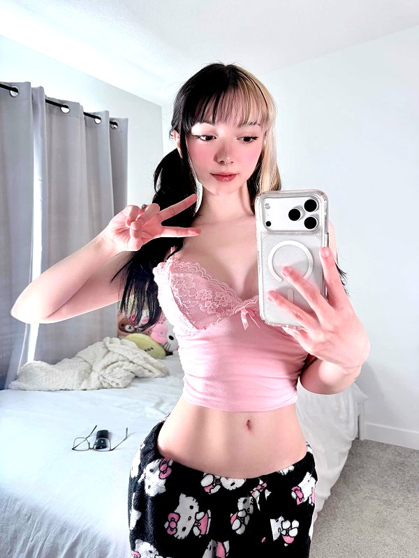 mia4rentz instagram image archive image