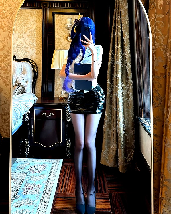 gallery_cosplayer instagram image archive image