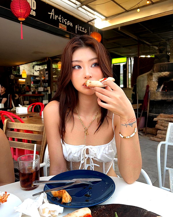ll.lu1s instagram image archive image