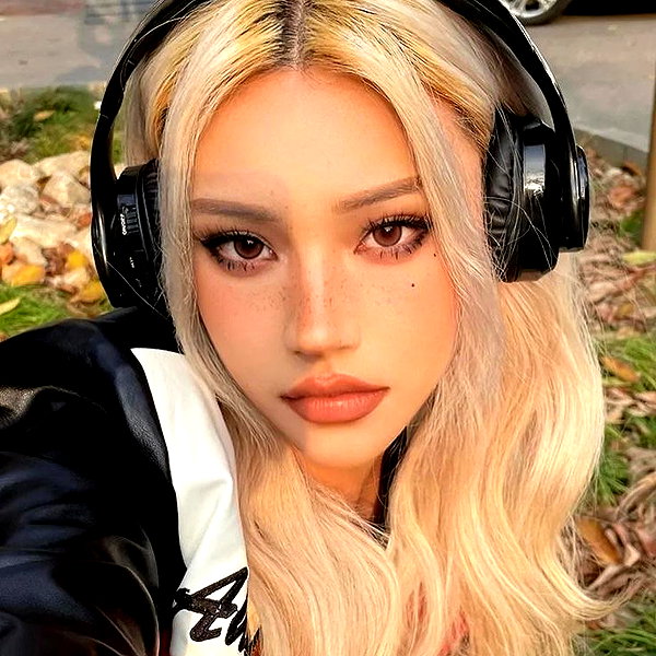 baddiesessence instagram image archive image