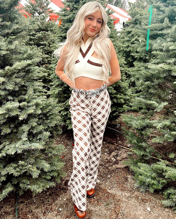 ellianawalmsley instagram image archive image
