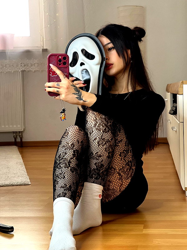 cata.leyah instagram image archive image