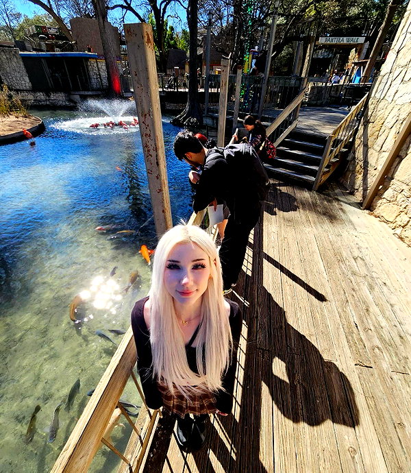 danielle.mercedie instagram image archive image