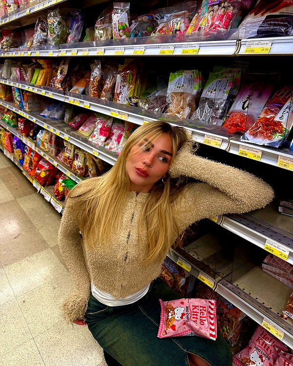 maya.keyy instagram image archive image