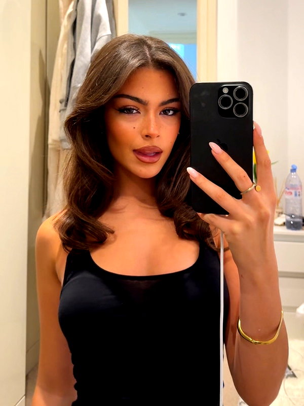 oliviaphillipps instagram image archive image