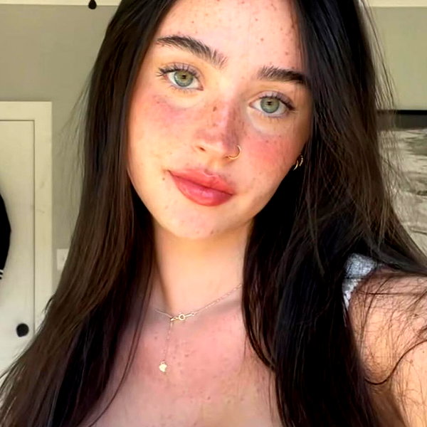 baddiesessence instagram image archive image