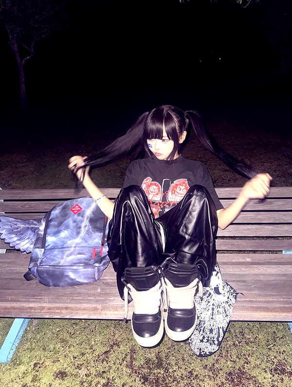 9unxx7 instagram image archive image