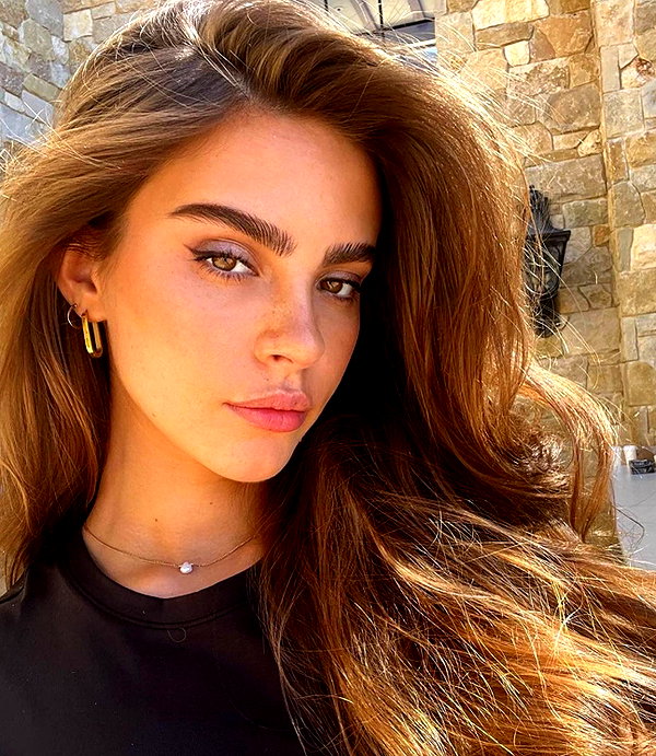 baddiesessence instagram image archive image