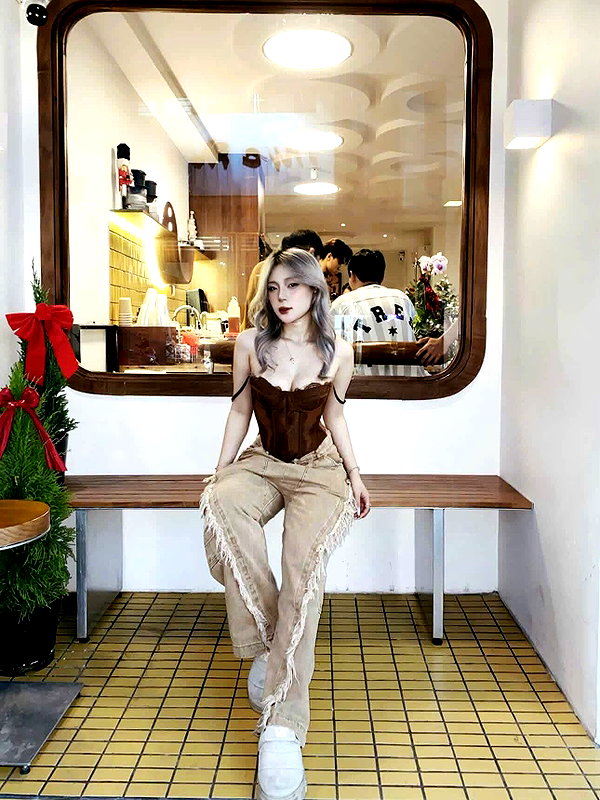 lyhythuedoxinh instagram image archive image