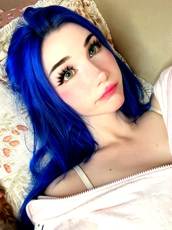 danielle.mercedie instagram image archive image