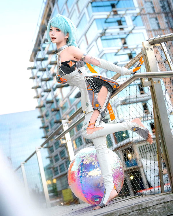 xier_cos instagram image archive image
