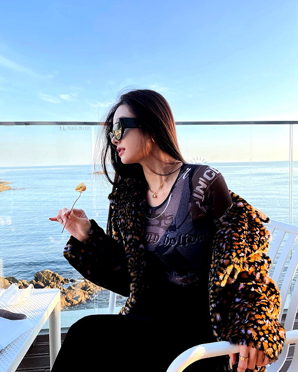 dear.zia instagram image archive image