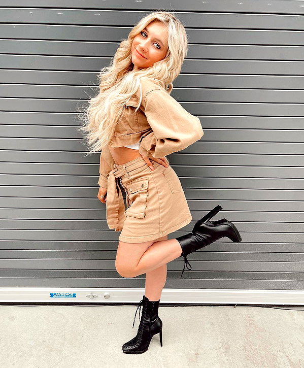 ellianawalmsley instagram image archive image