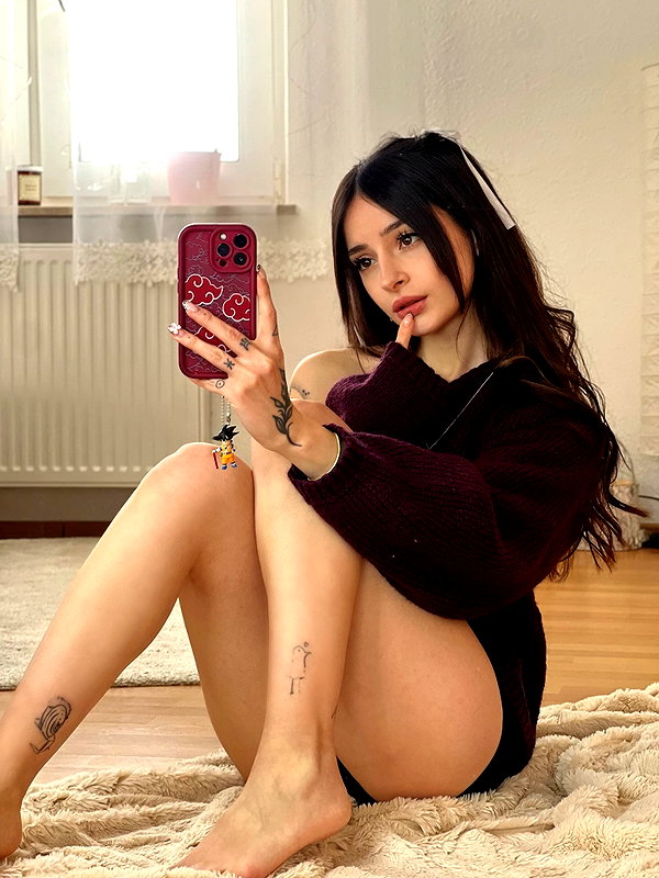 cata.leyah instagram image archive image