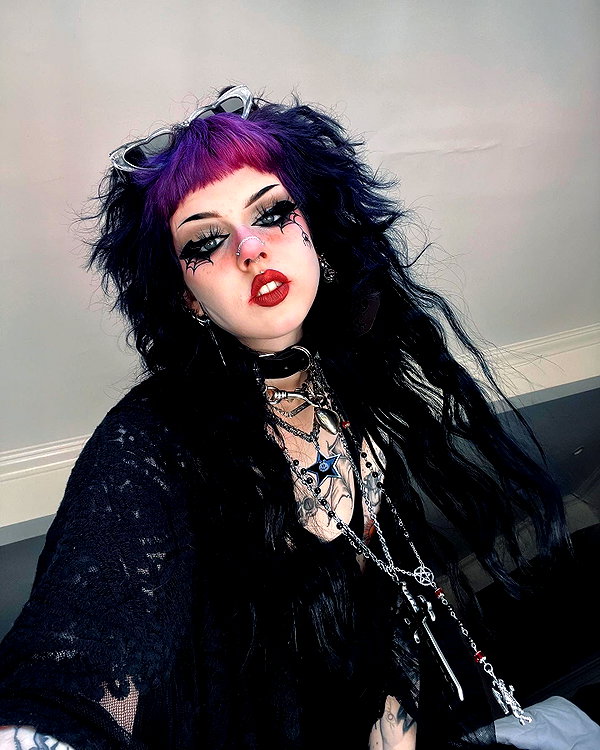 yeahimcaroline instagram image archive image