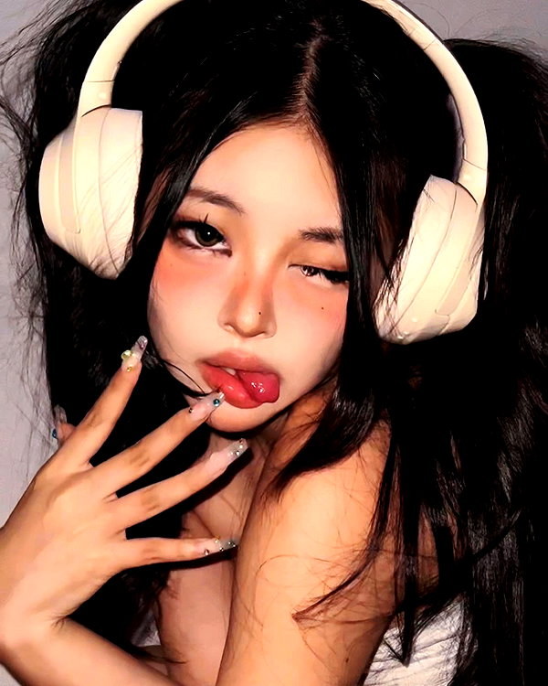 ll.lu1s instagram image archive image