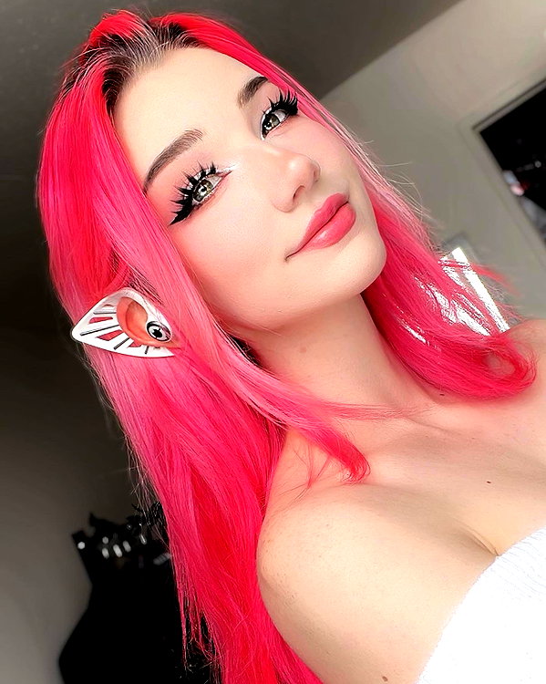 danielle.mercedie instagram image archive image