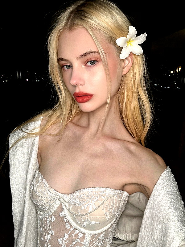 alisen.mari instagram image archive image