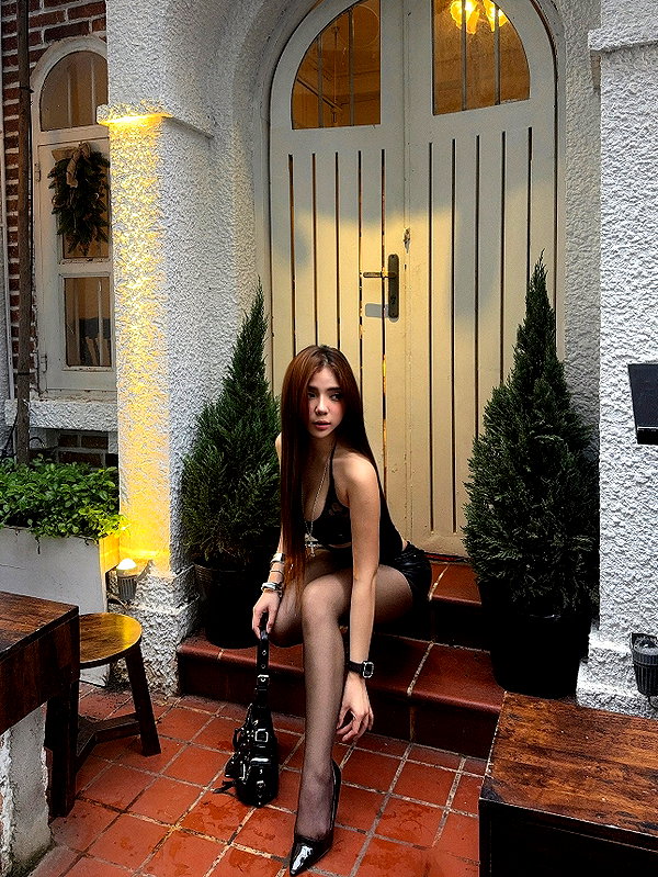 lyhythuedoxinh instagram image archive image