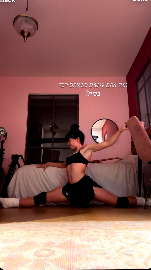 romi_henenson instagram image archive image