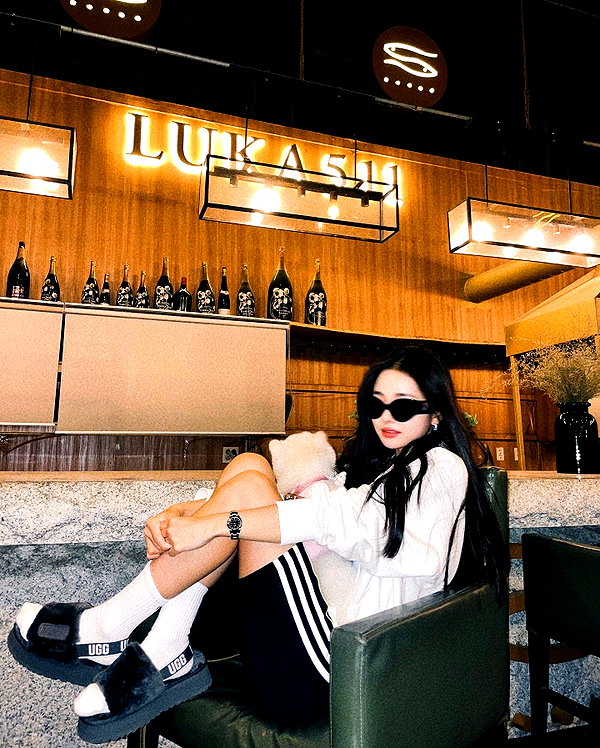 dear.zia instagram image archive image