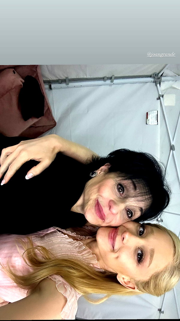 arianagrande instagram image archive image