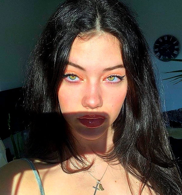 baddiesessence instagram image archive image