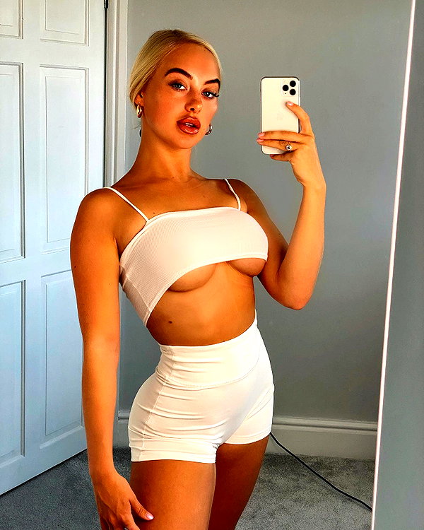 rhiannonbluee instagram image archive image