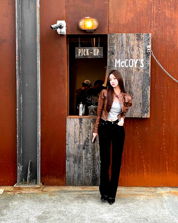 daxbin instagram image archive image