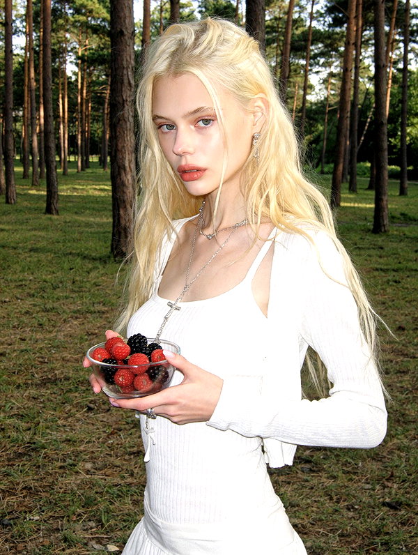 alisen.mari instagram image archive image