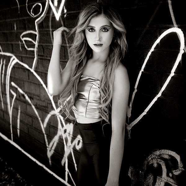 ellianawalmsley instagram image archive image