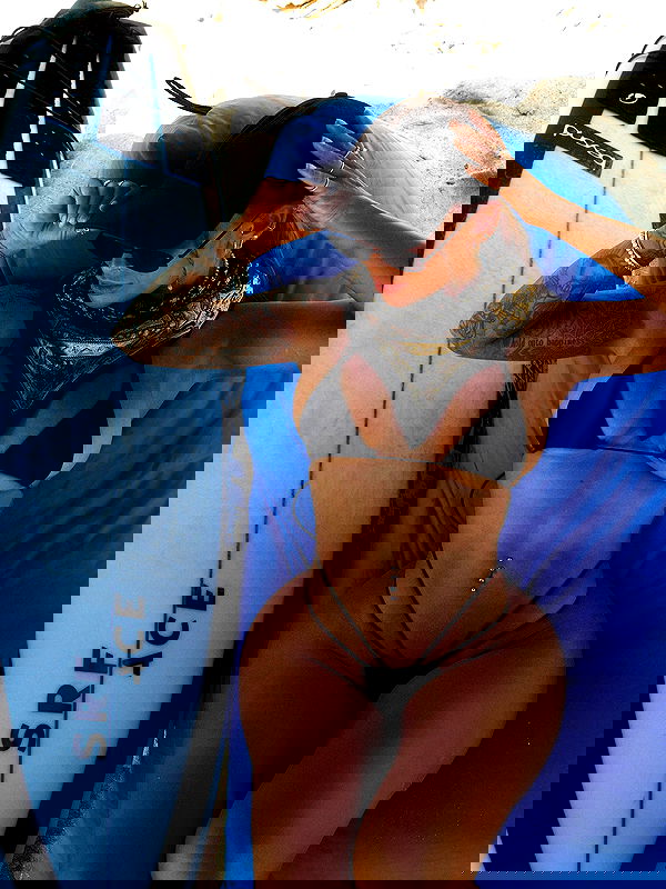 itshayleydavies itshayleydavies archive image