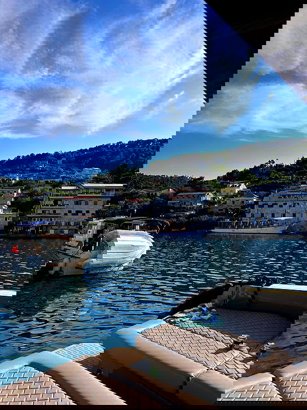 ellamwatts_ ellamwatts_ archive image