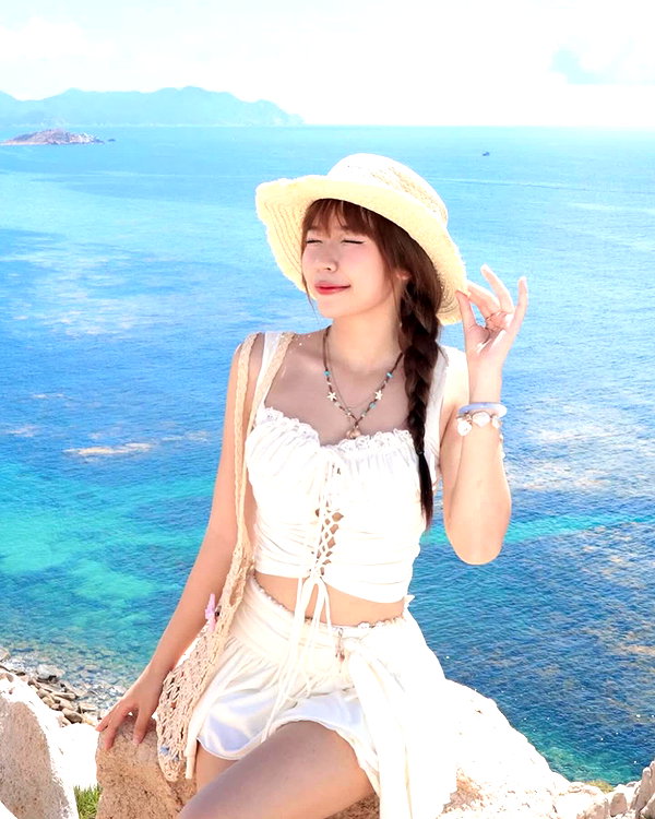 lyhythuedoxinh instagram image archive image