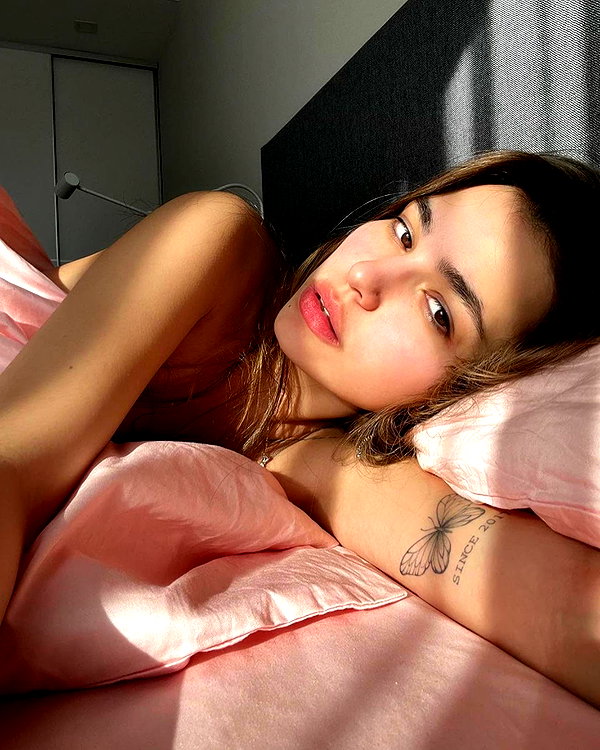 baddiesessence instagram image archive image