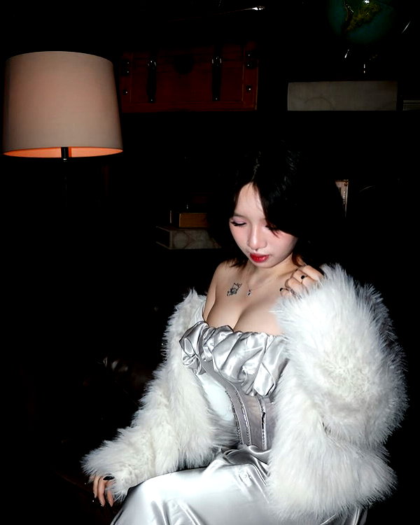 lyhythuedoxinh instagram image archive image