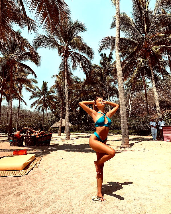 barzomer instagram image archive image