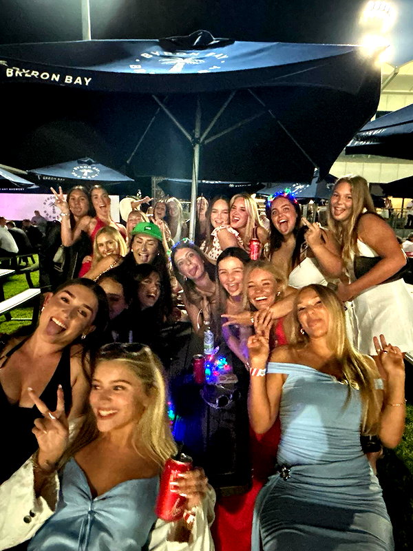 daisy_r_19 instagram image archive image